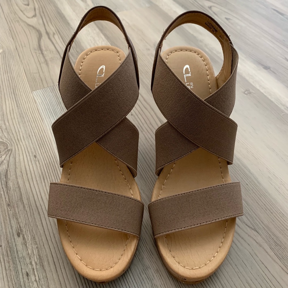 ‼️SOLD‼️ CL Nude or Tan Wedge Heels